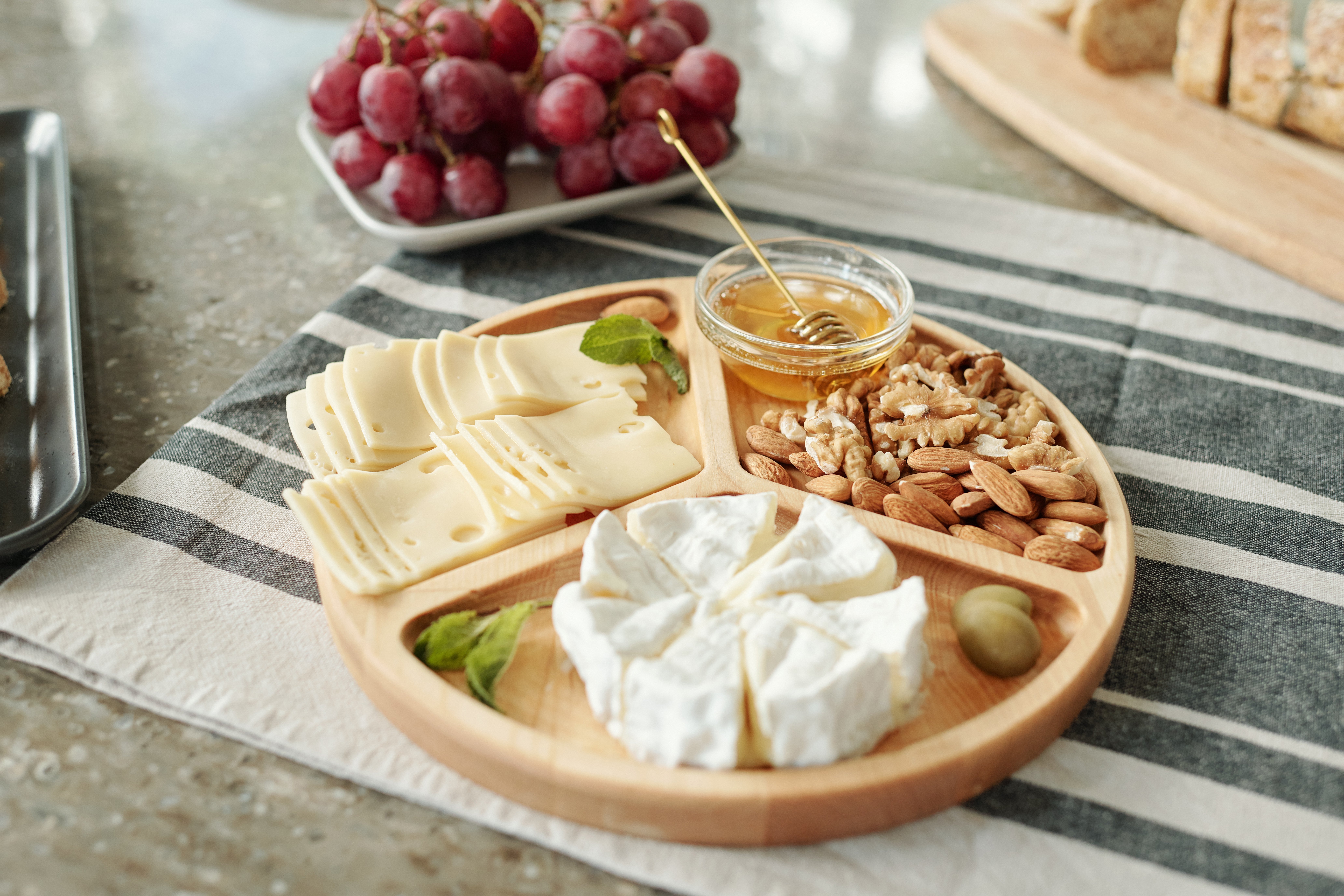 How To Overcome Cravings and Stop Unhealthy Snacking